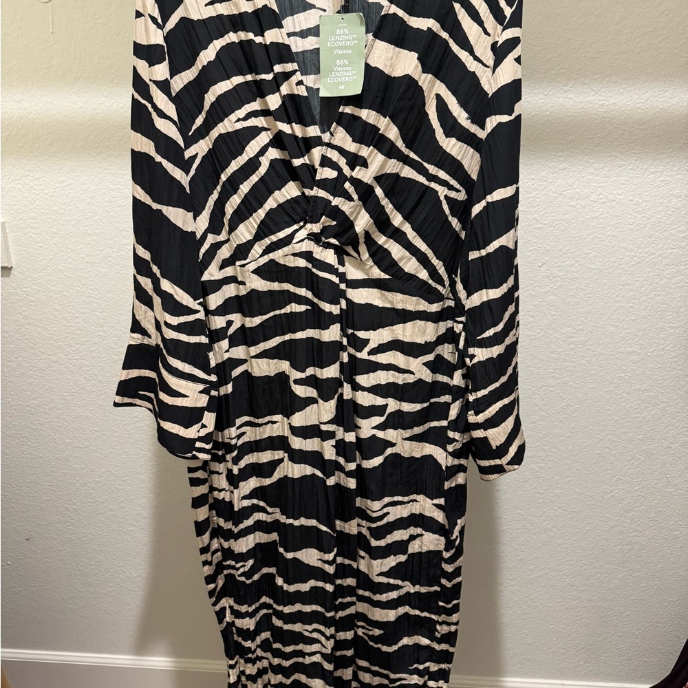 H&M Black and White Animal Print Dress